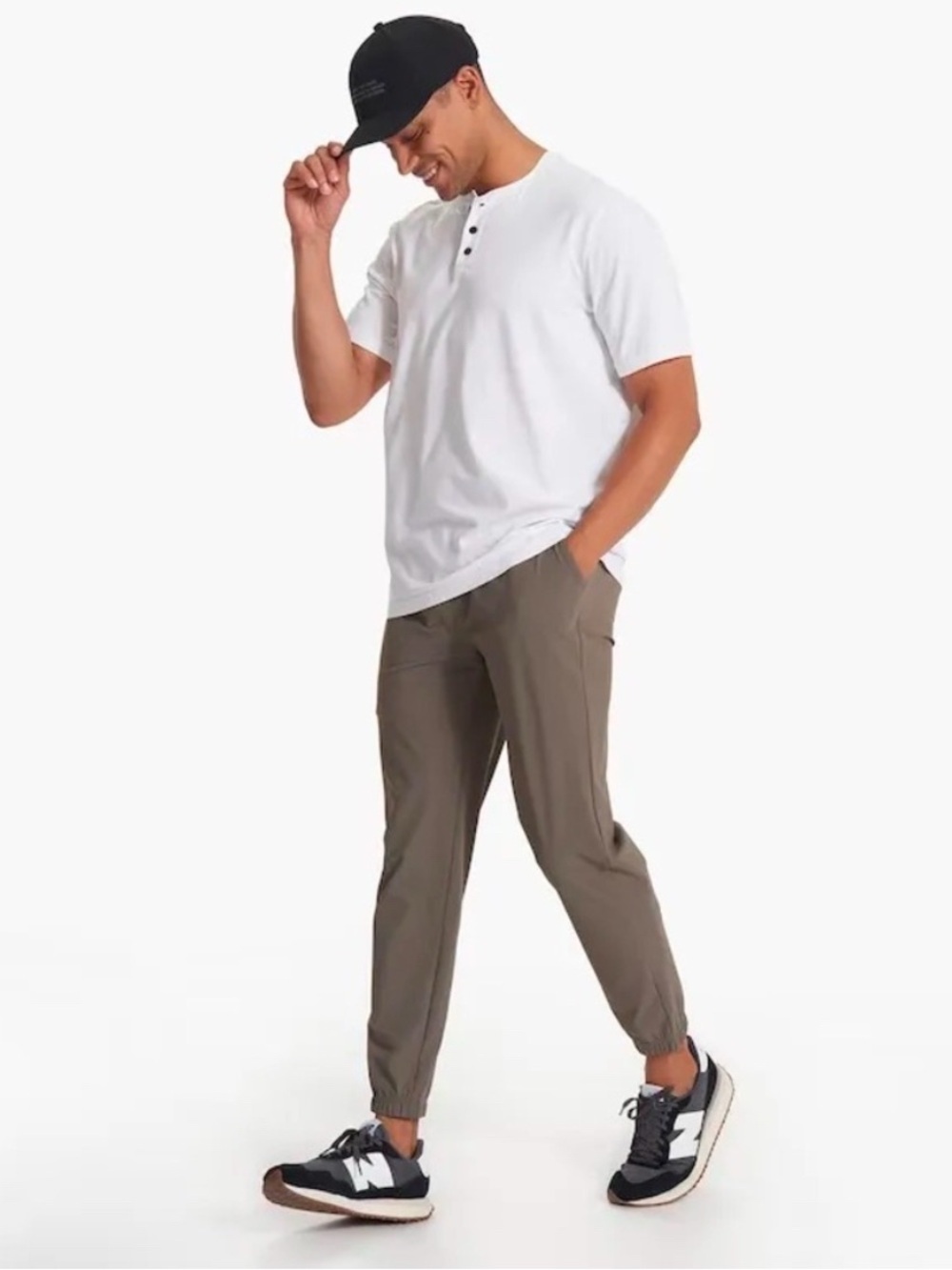 VUORI Men’s Fleet Travel Joggers Cocoa Size medium  Casual Athleisure Pants
